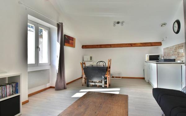 Maison à vendre    1 pièce • 176 m2 Tournon-sur-Rhône