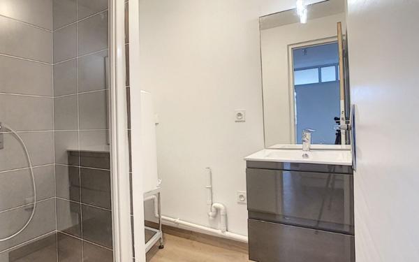 Maison à vendre    1 pièce • 176 m2 Tournon-sur-Rhône