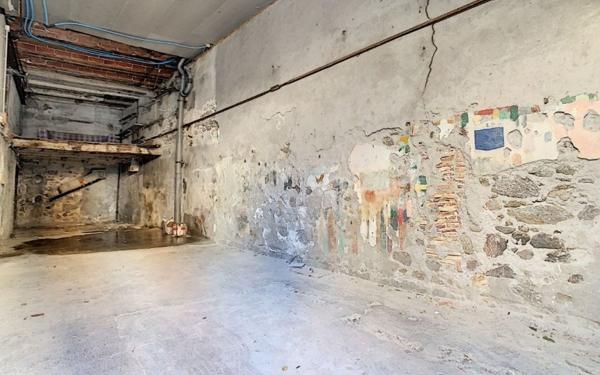 Maison à vendre    1 pièce • 176 m2 Tournon-sur-Rhône