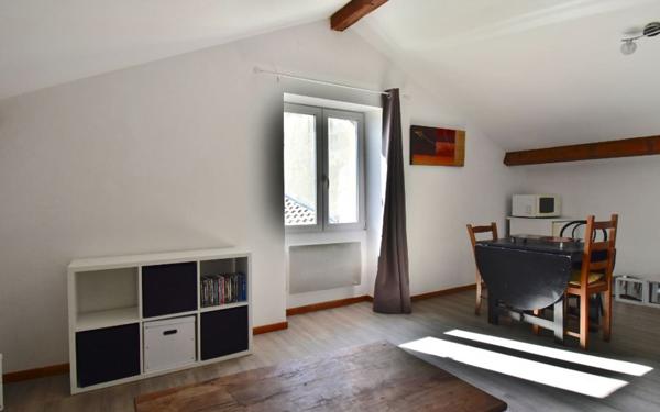 Maison à vendre    1 pièce • 176 m2 Tournon-sur-Rhône