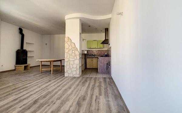 Maison à vendre    1 pièce • 176 m2 Tournon-sur-Rhône