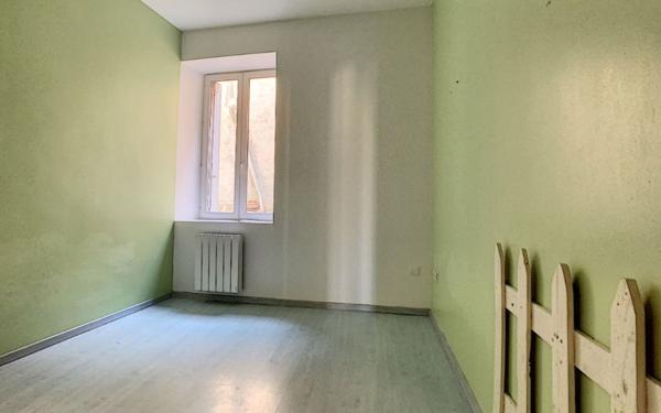 Maison à vendre    1 pièce • 176 m2 Tournon-sur-Rhône