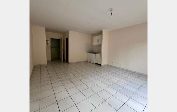 Vente Studio à rafraîchir Troyes   