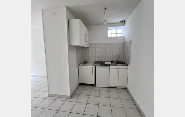 Vente Studio à rafraîchir Troyes   