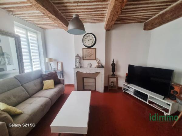 Exclusivité er Rare Draguignan bel F3 1 étage avec grande cour privative 50m² balcon et cave 225750€ crn2394 d Draguignan (83300)
