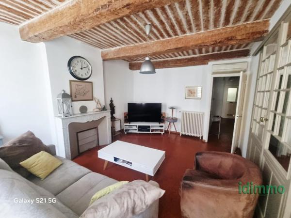 Exclusivité er Rare Draguignan bel F3 1 étage avec grande cour privative 50m² balcon et cave 225750€ crn2394 d Draguignan (83300)
