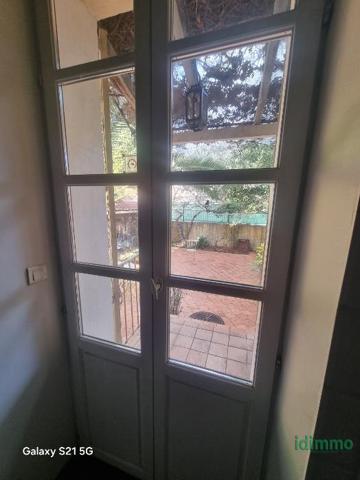 Exclusivité er Rare Draguignan bel F3 1 étage avec grande cour privative 50m² balcon et cave 225750€ crn2394 d Draguignan (83300)