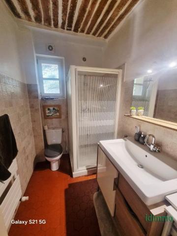 Exclusivité er Rare Draguignan bel F3 1 étage avec grande cour privative 50m² balcon et cave 225750€ crn2394 d Draguignan (83300)