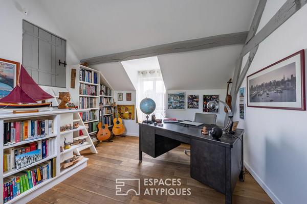 Corps de ferme rénové au coeur du village et son jardin secret