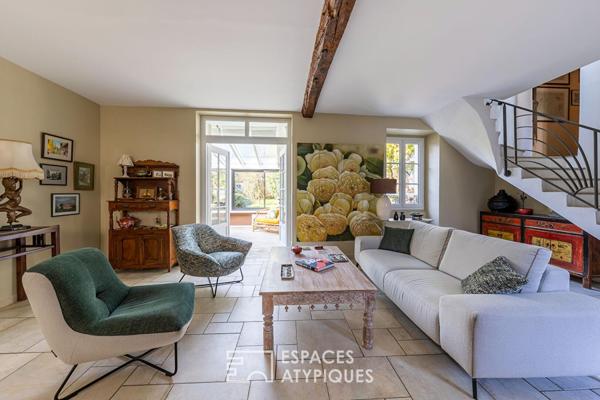 Corps de ferme rénové au coeur du village et son jardin secret