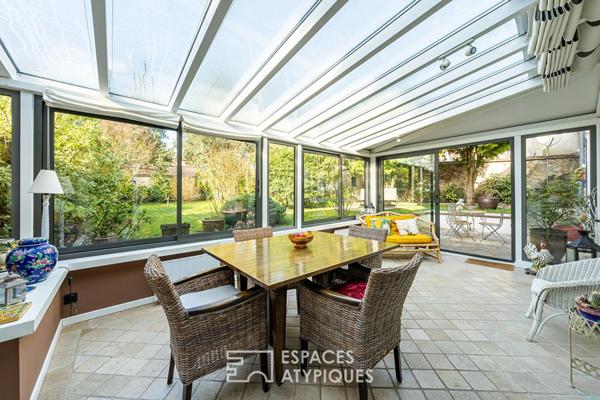 Corps de ferme rénové au coeur du village et son jardin secret