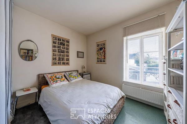 Corps de ferme rénové au coeur du village et son jardin secret