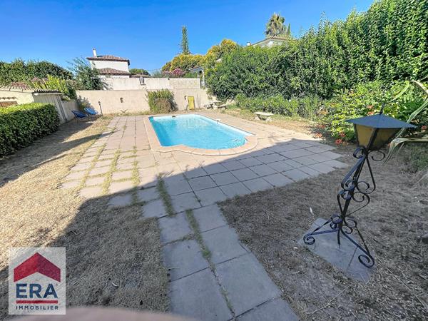 A louer Vill13013 MARSEILLE ST MITRE terrain garage piscine