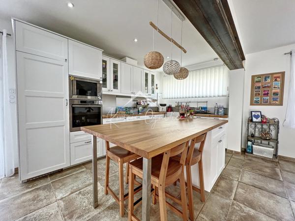 Millau (12100) MAISON PLAIN PIED TYPE 5 DE 140 M² REFAITE À NEUVE SUR SON TERRAIN DIVISIBLE DE 1358 M²