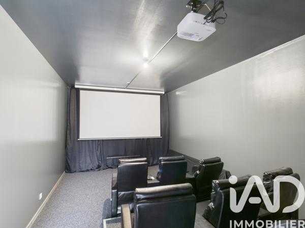 Maison à vendre 6 pièces 210 m² Saint-Yrieix-sur-Charente