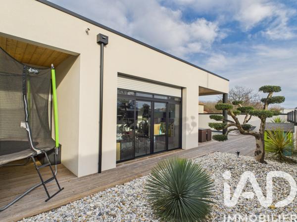 Maison à vendre 6 pièces 210 m² Saint-Yrieix-sur-Charente