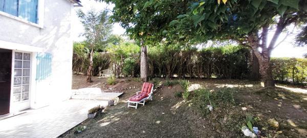 Saint-Pardoux-de-Drône (24600) Maison de 100 m² ,3 chambres ,secteur calme,terrain de 1700 m²,10 minutes de Riberac,25 minutes de Perigueux.