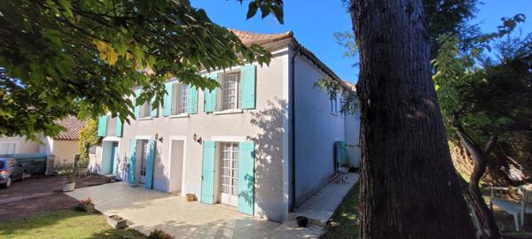 Saint-Pardoux-de-Drône (24600) Maison de 100 m² ,3 chambres ,secteur calme,terrain de 1700 m²,10 minutes de Riberac,25 minutes de Perigueux.