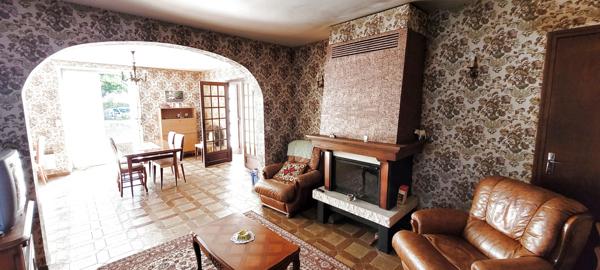 Saint-Pardoux-de-Drône (24600) Maison de 100 m² ,3 chambres ,secteur calme,terrain de 1700 m²,10 minutes de Riberac,25 minutes de Perigueux.