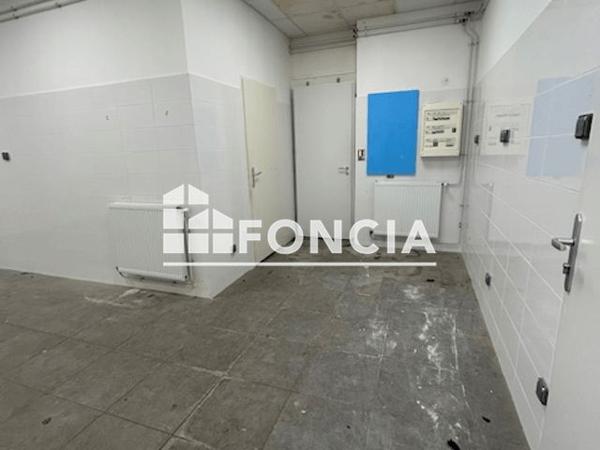 Location Local commercial 3 pièces 73.48 m² - 23 RUE JOSEPH BERTHOIN Fontaine 38600