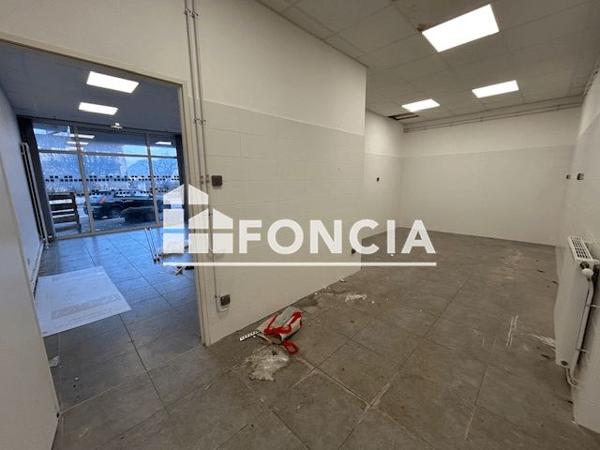 Location Local commercial 3 pièces 73.48 m² - 23 RUE JOSEPH BERTHOIN Fontaine 38600