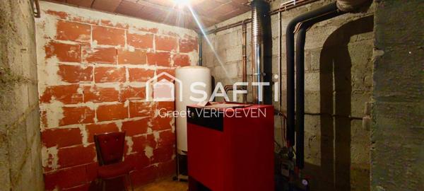 Maison familiale à rénover avec différents possibilités!