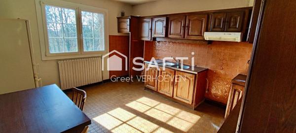 Maison familiale à rénover avec différents possibilités!