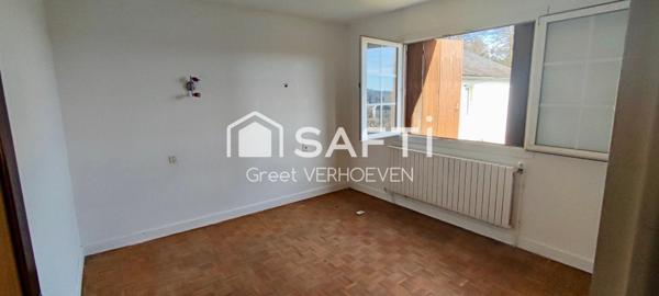 Maison familiale à rénover avec différents possibilités!