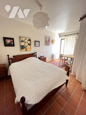 GUICHEN / MAISON EN PIERRES / 260 M²

Situé dans un environnement calme et à l'abri des regar...