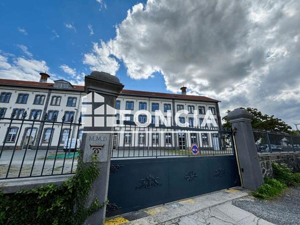 Location Parking - PLACE EUGENE ROUHER Riom 63200