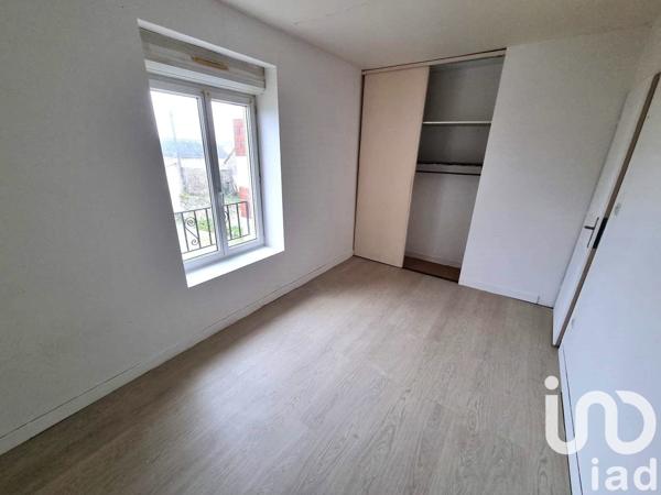 Maison traditionnelle 11 pièces de 229 m² à Thénezay (79390)