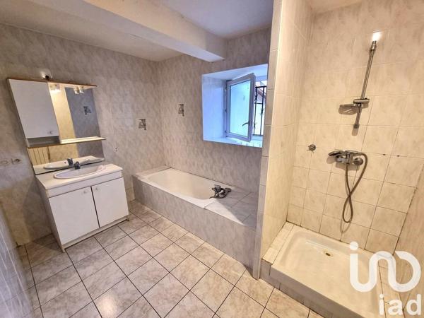 Maison traditionnelle 11 pièces de 229 m² à Thénezay (79390)