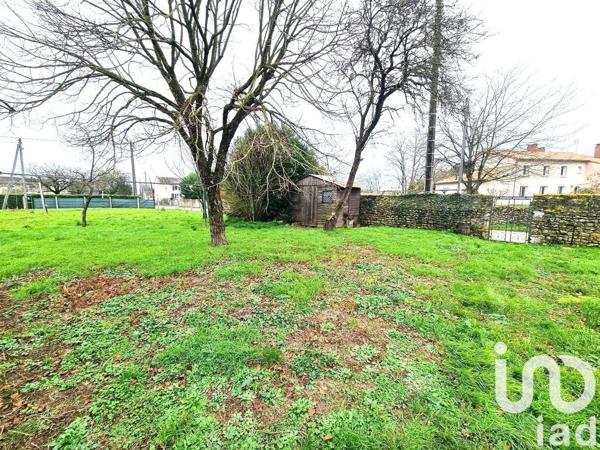 Maison traditionnelle 11 pièces de 229 m² à Thénezay (79390)