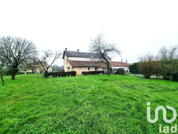 Maison traditionnelle 11 pièces de 229 m² à Thénezay (79390)