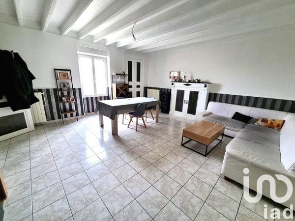 Maison traditionnelle 11 pièces de 229 m² à Thénezay (79390)