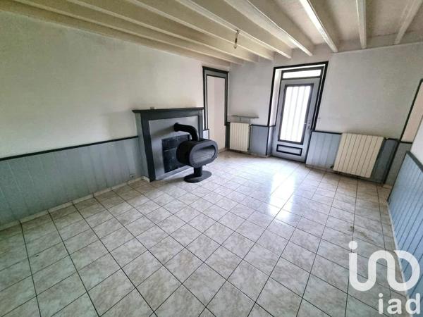 Maison traditionnelle 11 pièces de 229 m² à Thénezay (79390)