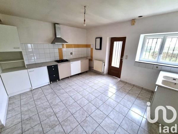 Maison traditionnelle 11 pièces de 229 m² à Thénezay (79390)