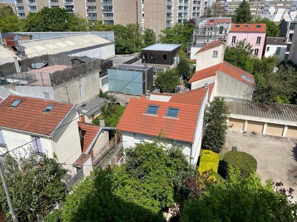 APPARTEMENT 3 PIECES TRAVERSANT 5ème ETAGE 2 PLACES PARKING 1 BOX