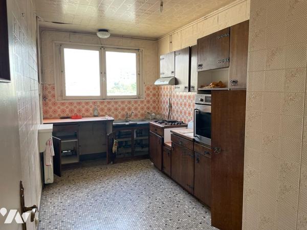 APPARTEMENT 3 PIECES TRAVERSANT 5ème ETAGE 2 PLACES PARKING 1 BOX