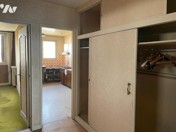 APPARTEMENT 3 PIECES TRAVERSANT 5ème ETAGE 2 PLACES PARKING 1 BOX