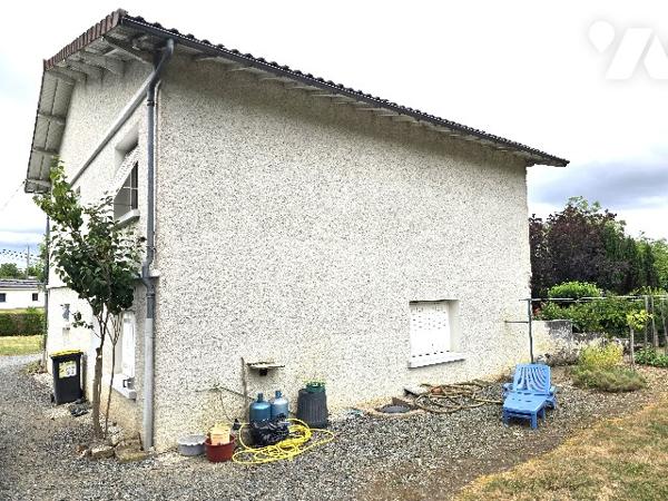 Maison élevée sur sous sol de 154 m² sur terrain de 2281 m².