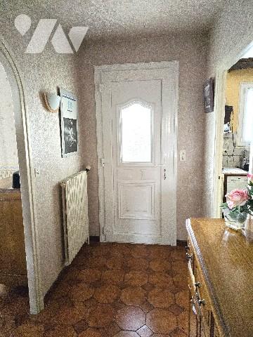 Maison élevée sur sous sol de 154 m² sur terrain de 2281 m².