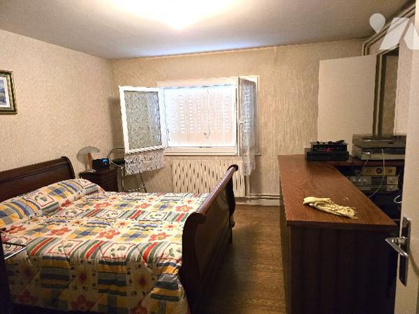 Maison élevée sur sous sol de 154 m² sur terrain de 2281 m².