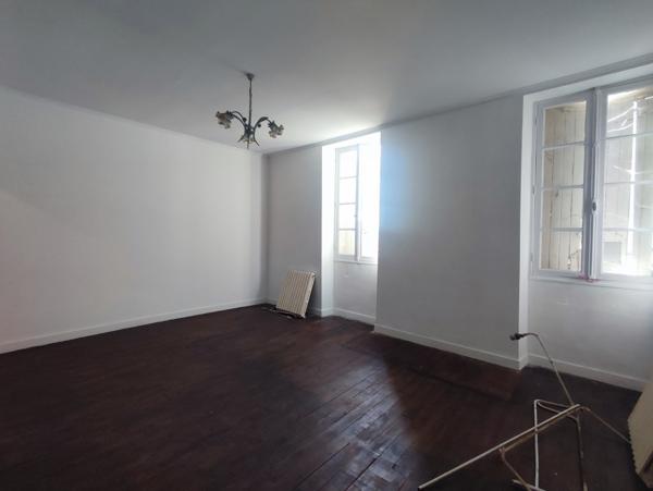 Propriete  7 pièce(s)  4 chambre(s)  150 m²