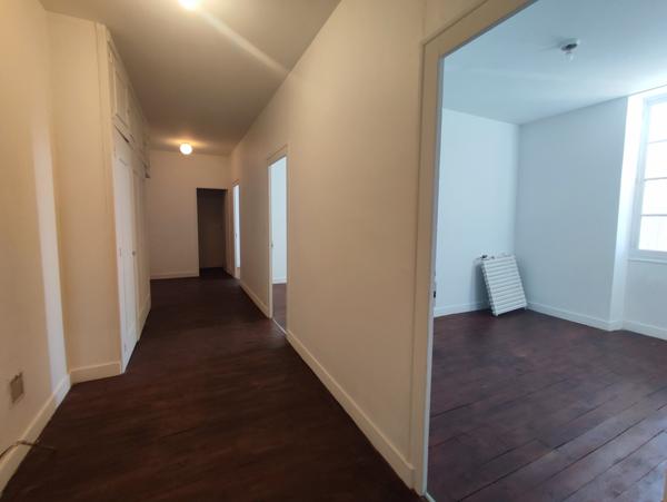 Propriete  7 pièce(s)  4 chambre(s)  150 m²