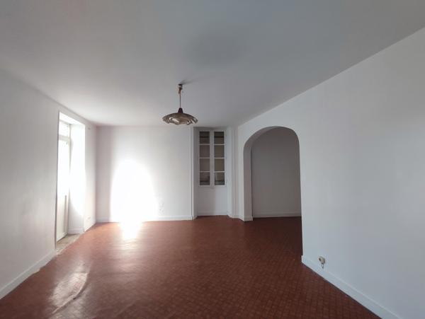 Propriete  7 pièce(s)  4 chambre(s)  150 m²