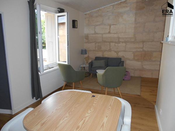 A louer T2 meublé 40m2 immeuble pierre place Tourny