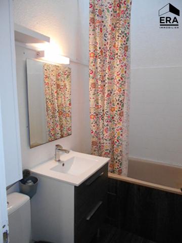 A louer T2 meublé 40m2 immeuble pierre place Tourny