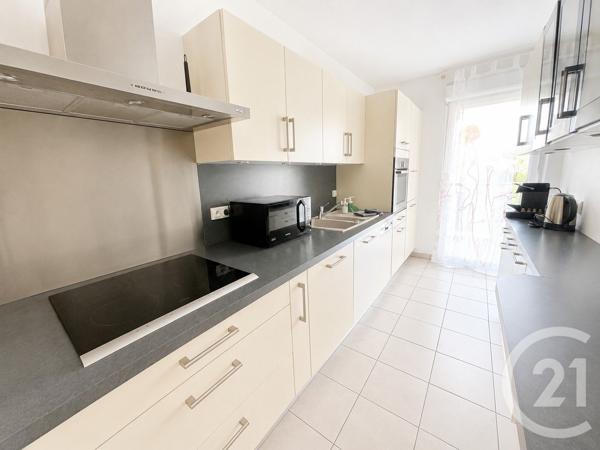 Appartement T4 à vendre  4 pièces - 86 m 2   BRUGES  - 33