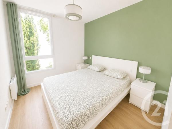 Appartement T4 à vendre  4 pièces - 86 m 2   BRUGES  - 33